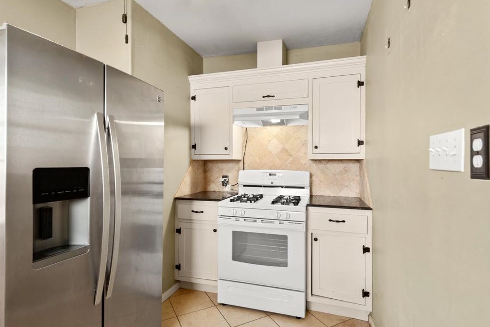 405 James, Houston TX  77009-8327 exterior