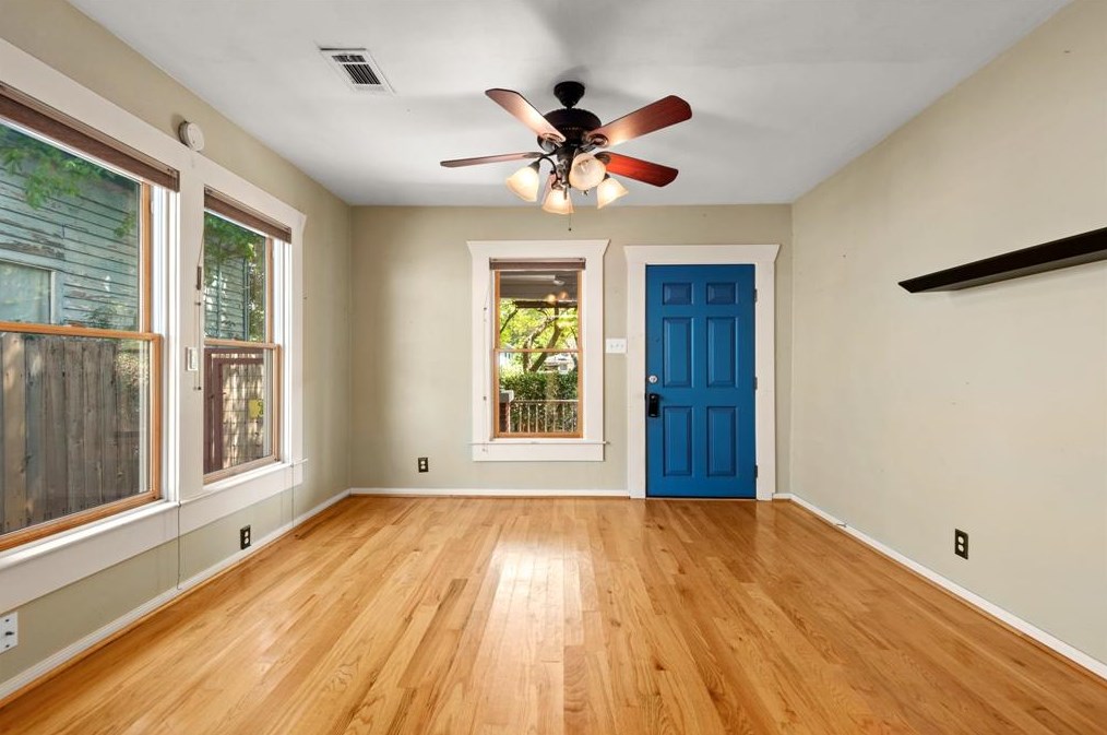 405 James, Houston TX  77009-8327 exterior