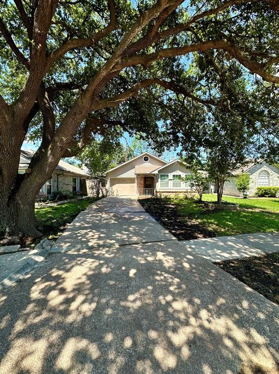 9302 Golden Sunshine Dr, Houston, TX 77064-5502