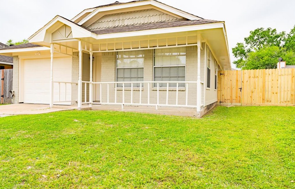 13739 Carsa Ln, Houston, TX 77014