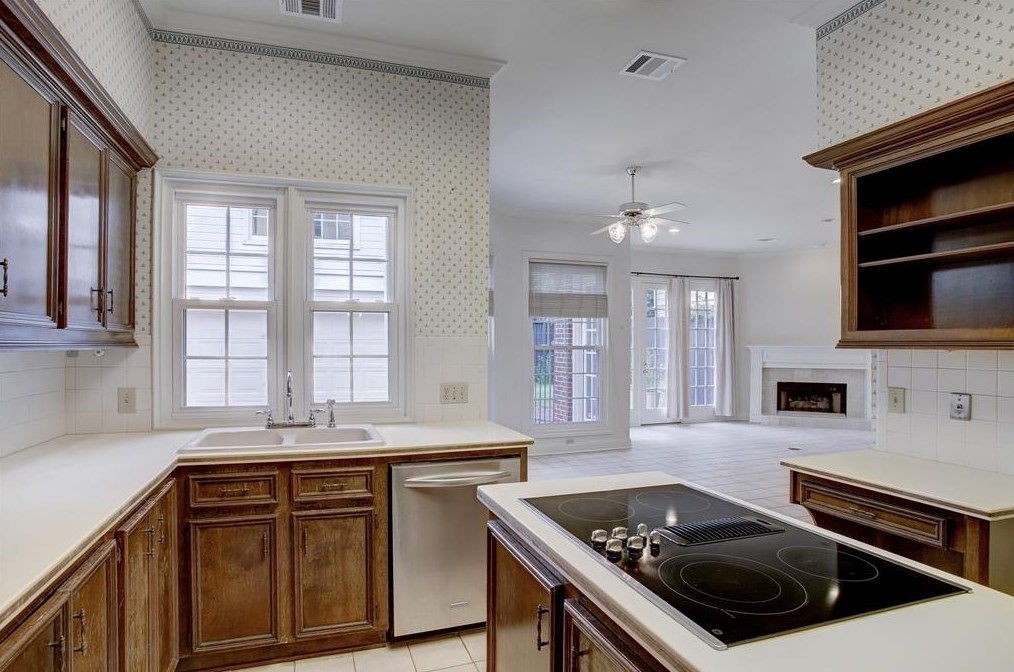 4230 Byron St, Houston TX  77005-3628 exterior