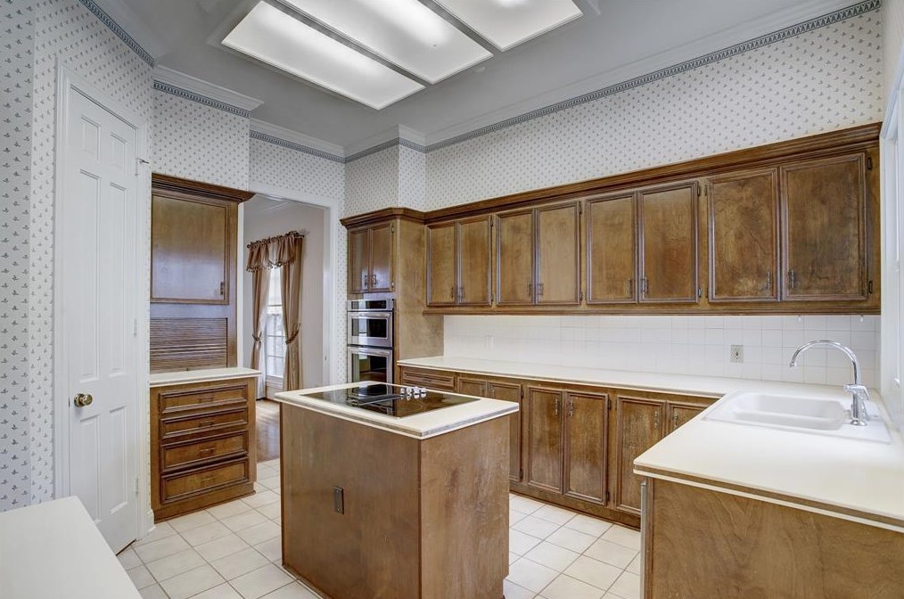 4230 Byron St, Houston TX  77005-3628 exterior