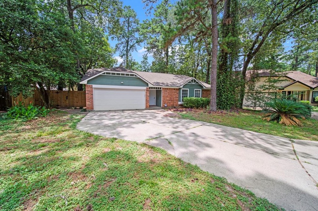 39 Rain Forest Ct, Spring TX  77380-2889 exterior