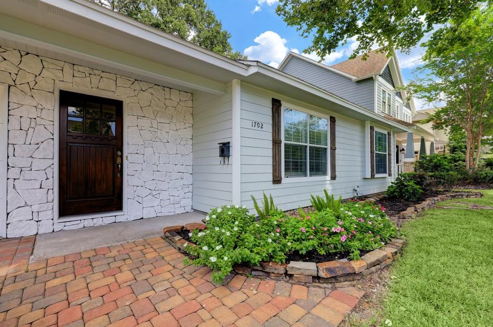 1702 Ebony Ln, Houston, TX 77018
