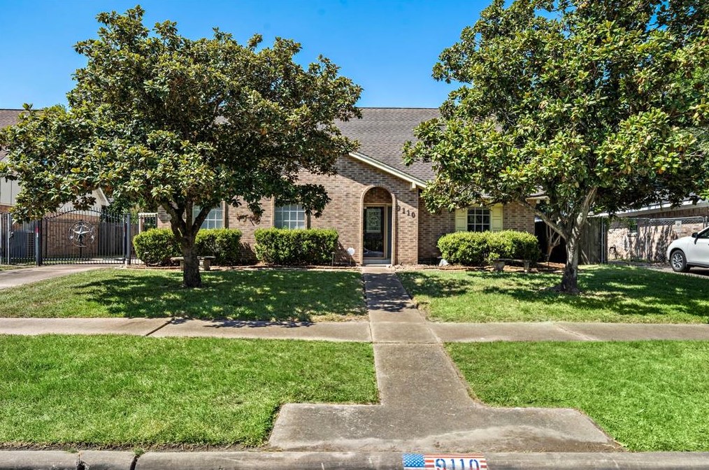 9110 Langdon Ln, Houston, TX 77036-6726