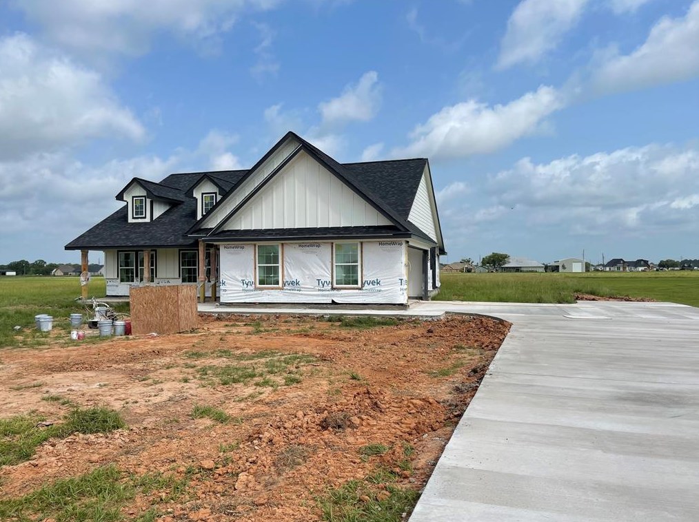 844 Longhorn Trl, Angleton, TX 77515-7887
