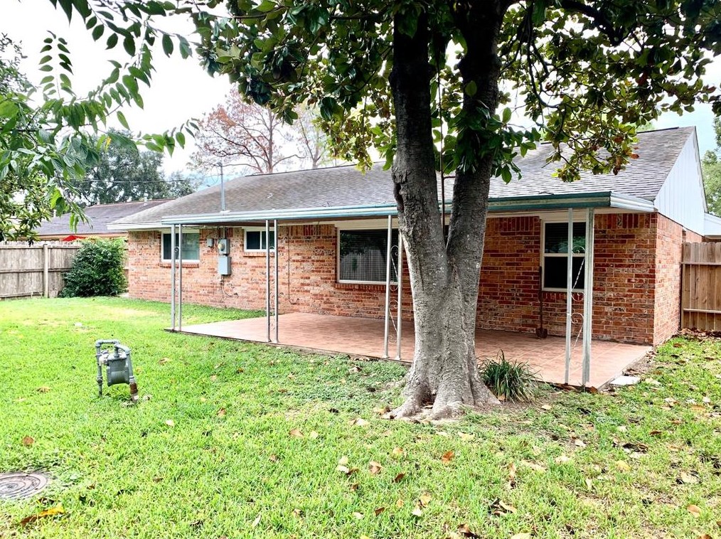 7414 Carew St, Houston TX  77074-4512 exterior