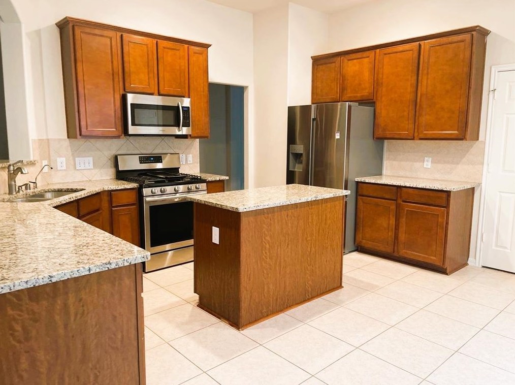12908 Flat Creek Dr, Pearland, TX 77584