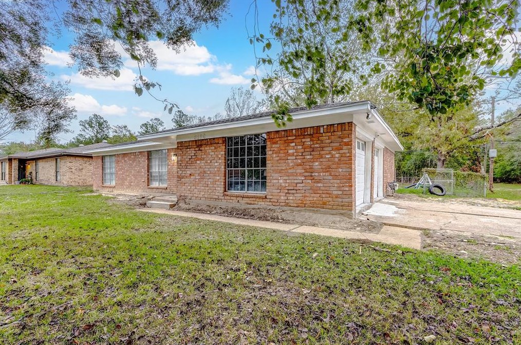 8180 Homer Dr, Beaumont, TX 77708