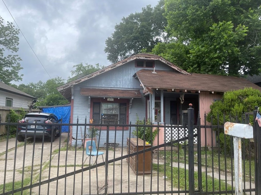 1207 Tabor St, Houston, TX 77009-3029