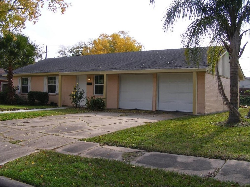 4227 Ebbtide Dr, Houston, TX 77045