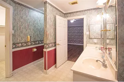 1300 W Church Street #12, Livingston, TX 77351 - Photo 8