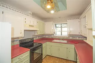 1300 W Church St, Livingston, TX 77351 - Photo 18