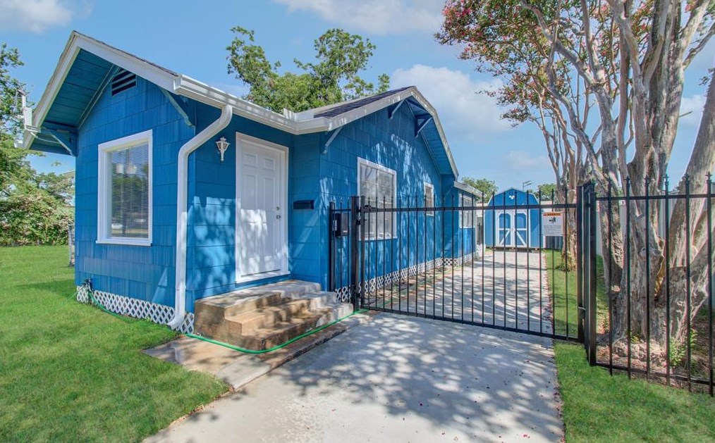 1108 Kern St, Houston TX  77009-2924 exterior