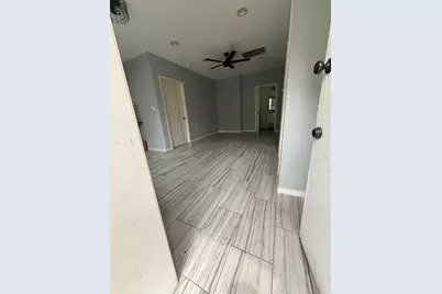 4707 Mallow Street #B, Houston, TX 77033 - Photo 14