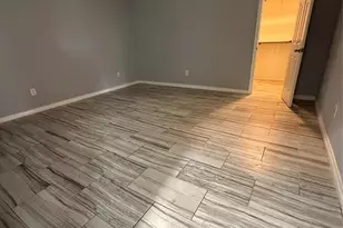 4707 Mallow St, Houston, TX 77033 - Photo 2