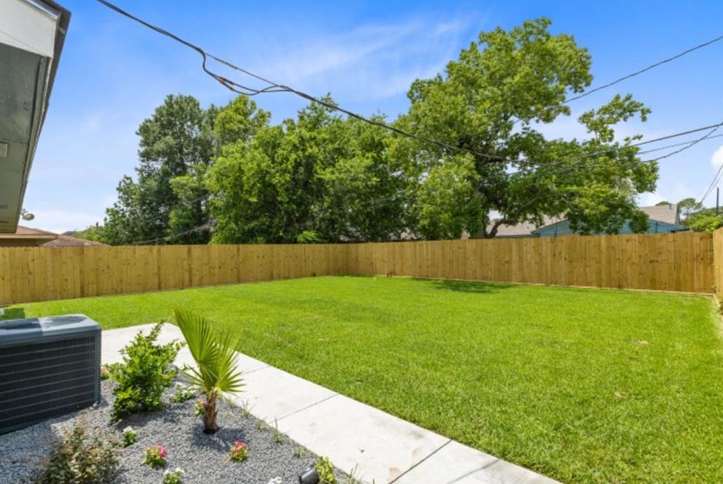 11014 Segrest Dr, Houston, TX 77047