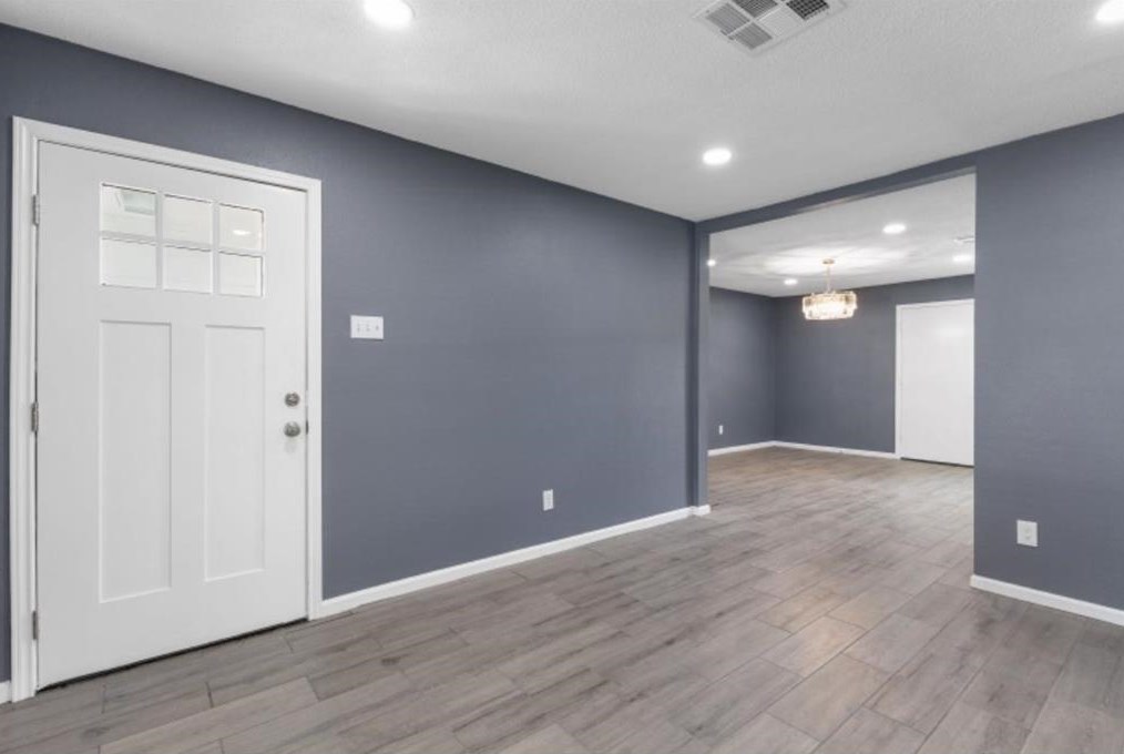 11014 Segrest Dr, Houston TX  77047-1018 exterior