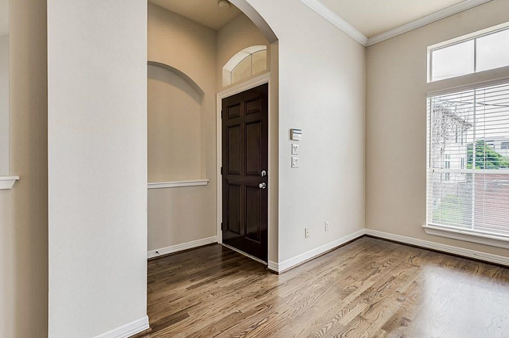 513 Leverkuhn St, Houston, TX 77007