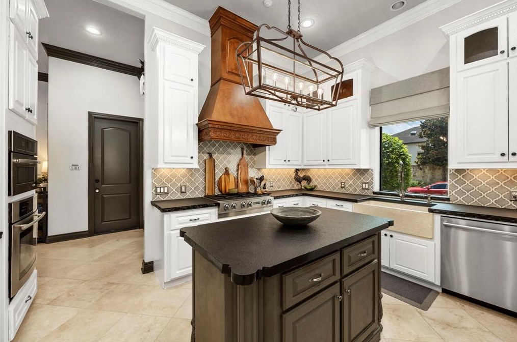 1019 Vista Creek Dr, Sugar Land TX  77478-3370 exterior
