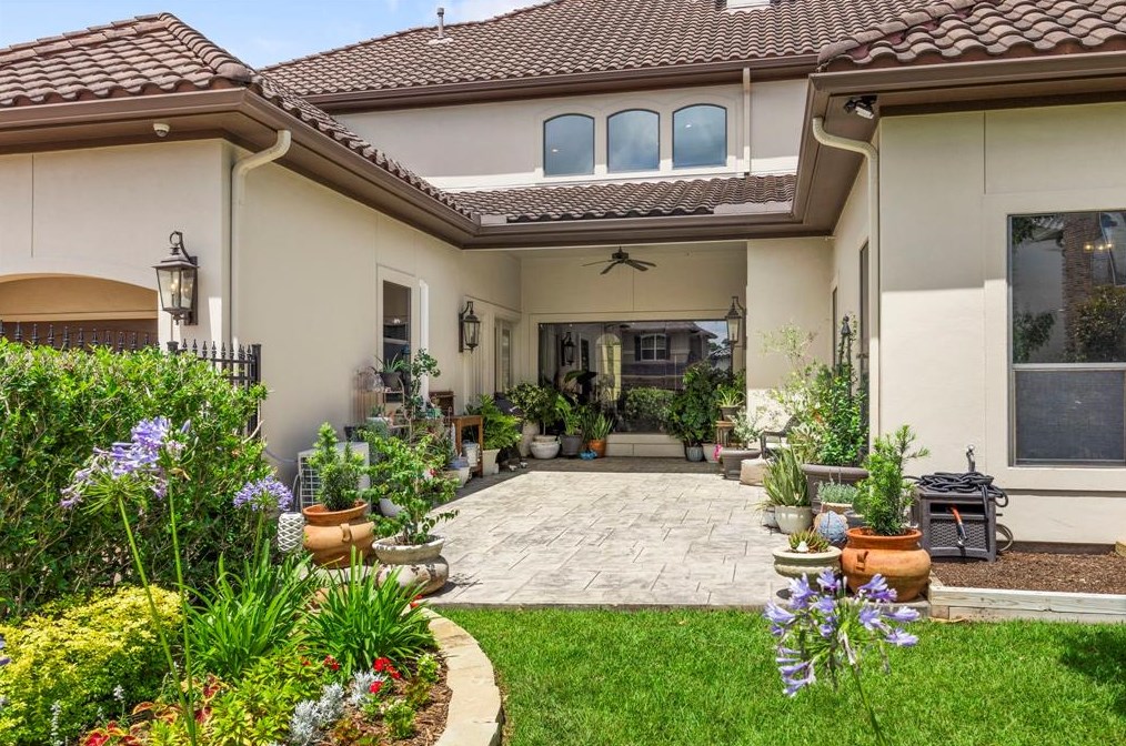 1019 Vista Creek Dr, Sugar Land TX  77478-3370 exterior
