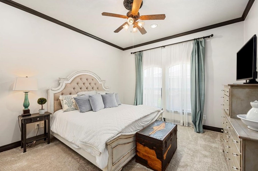1019 Vista Creek Dr, Sugar Land TX  77478-3370 exterior