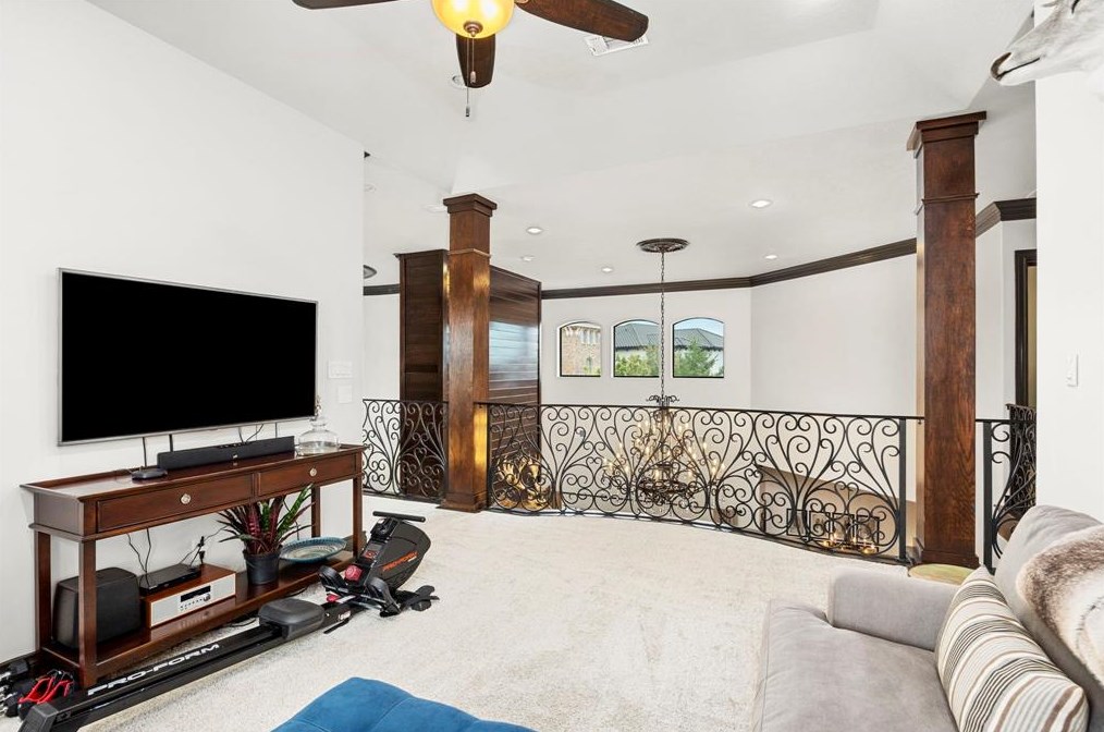 1019 Vista Creek Dr, Sugar Land TX  77478-3370 exterior