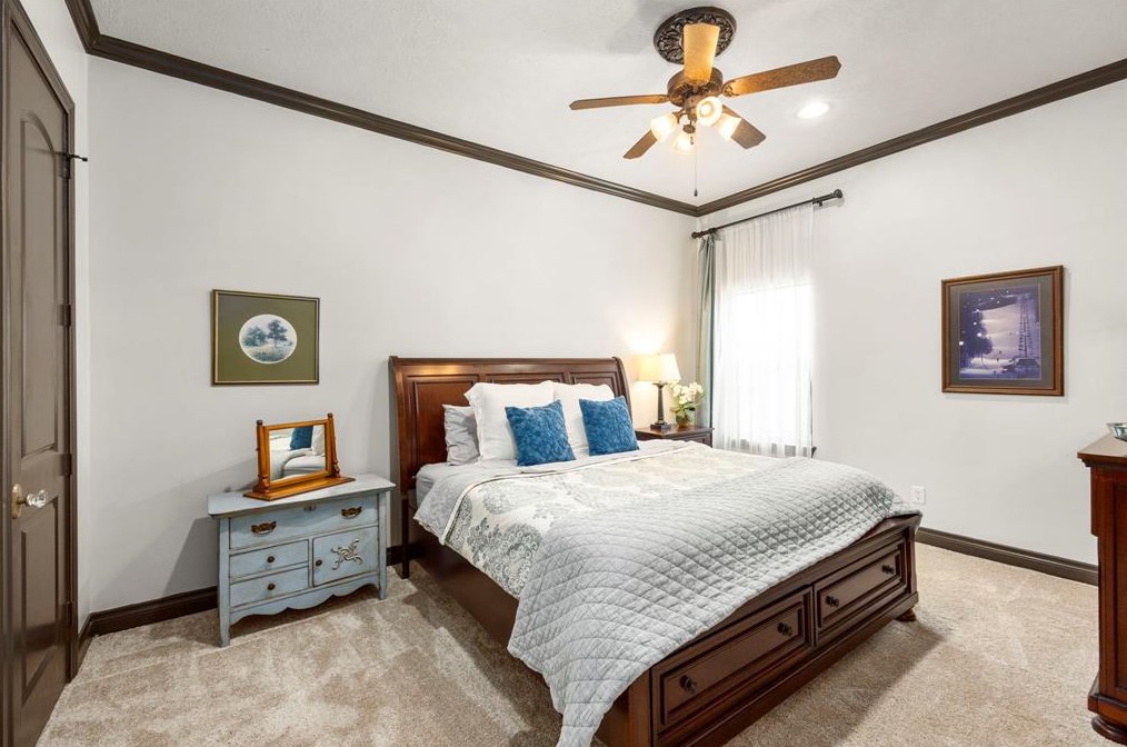 1019 Vista Creek Dr, Sugar Land TX  77478-3370 exterior
