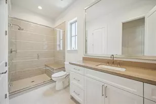 211 Sutton Row Pl, Houston, TX 77024 - Photo 14