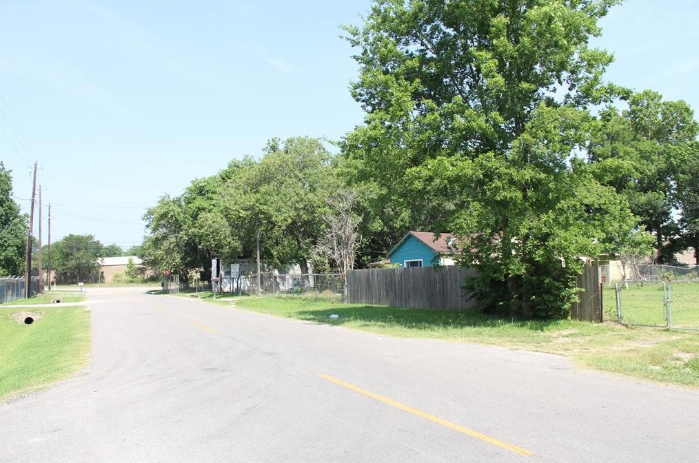 4305 Mohawk St, Houston, TX 77093-2929