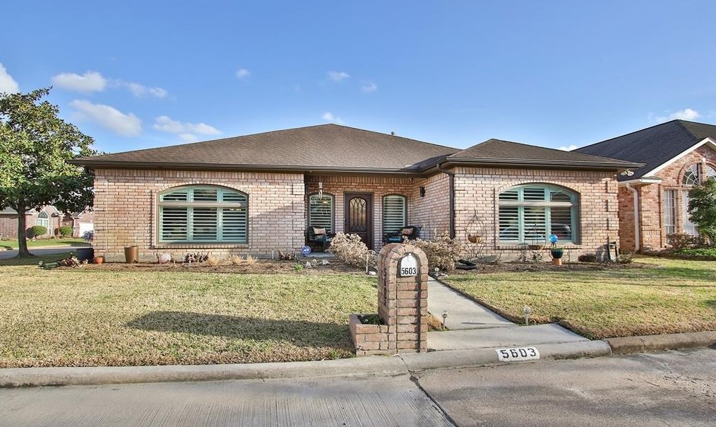 5603 Glen Allen Ln, Houston, TX 77069-1839