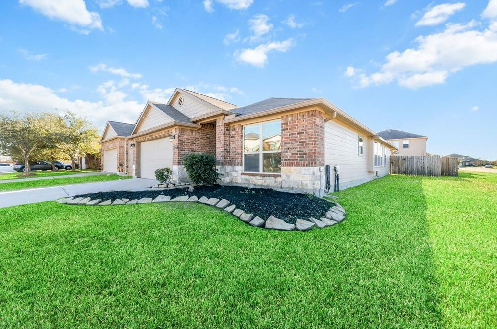 5327 Nero Lake Dr, Katy, TX 77449