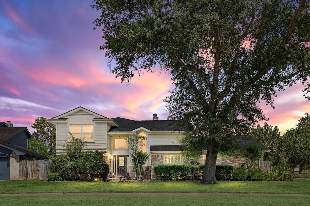 2951 Field Line Dr, Sugar Land, TX 77479