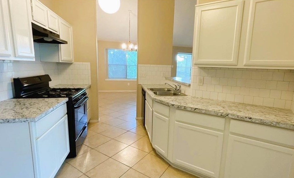 5534 Oak Falls Dr, Houston, TX 77066