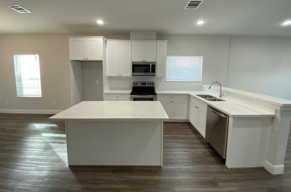 7838 Booker St, Houston, TX 77028-5214