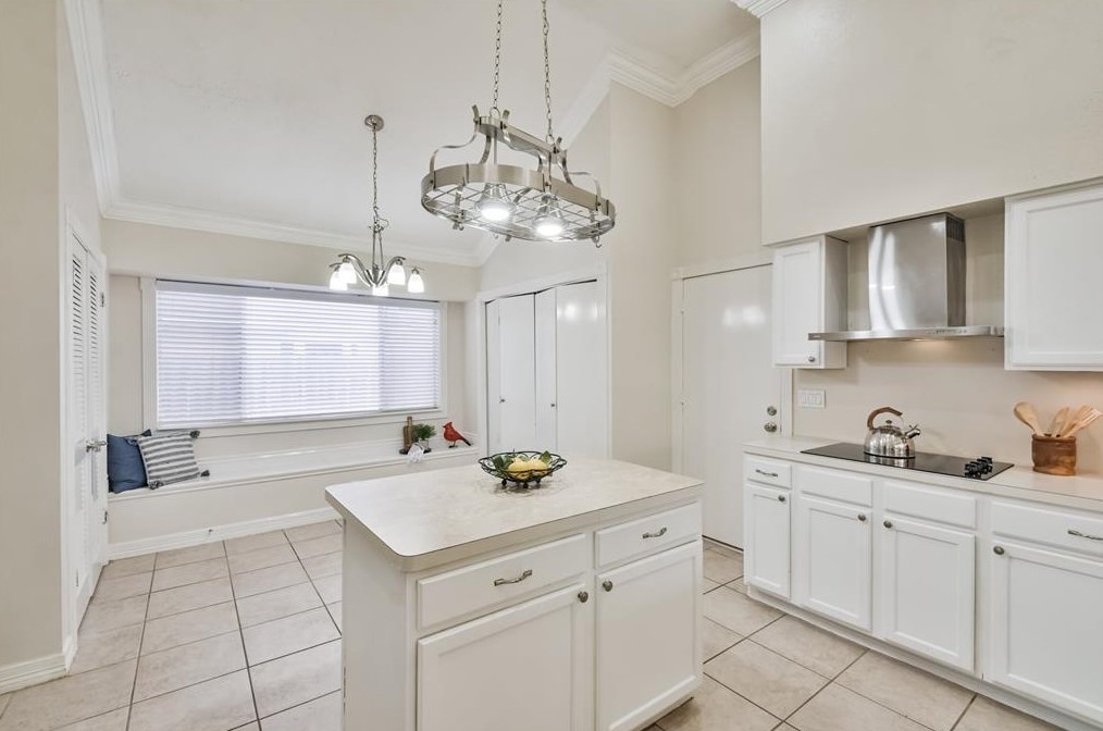 15851 Mdw Vlg Dr, Houston TX  77095-3718 exterior