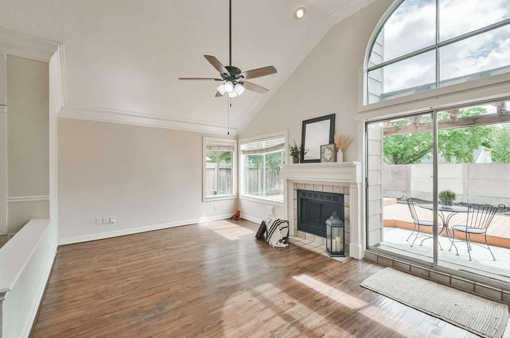 15851 Mdw Vlg Dr, Houston TX  77095-3718 exterior