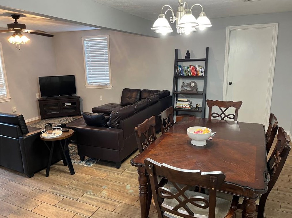 305 Lockwood Dr, Houston TX  77011-2141 exterior