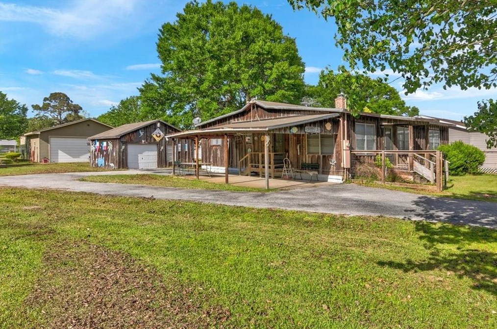 219 Watie Rd, Anahuac, TX 77514-2010