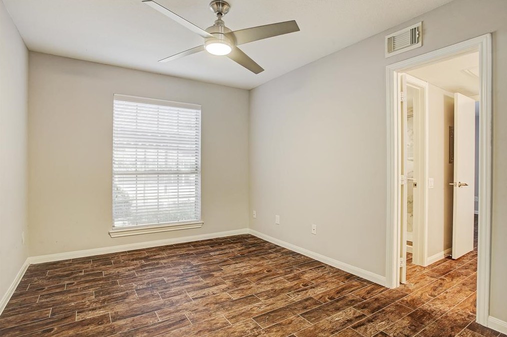 1860 White Oak Dr Apt 363, Houston, TX 77009