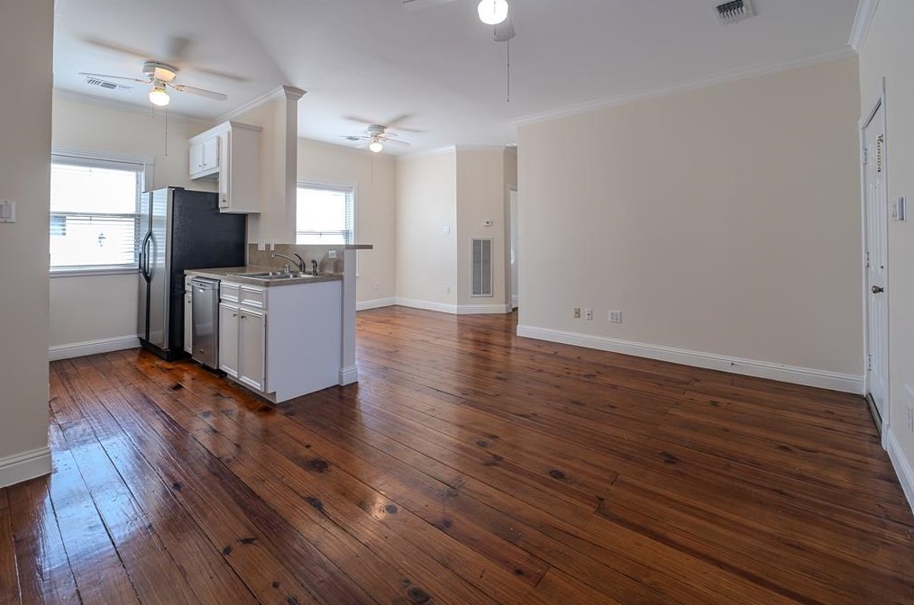 1748 Main St, Houston TX  77009-8528 exterior