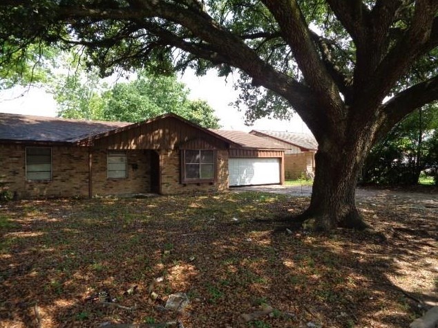 9206 Mahoning Dr, Houston, TX 77074