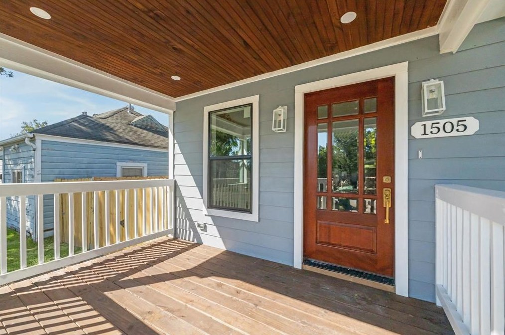 1505 Walton, Houston TX  77009-2523 exterior