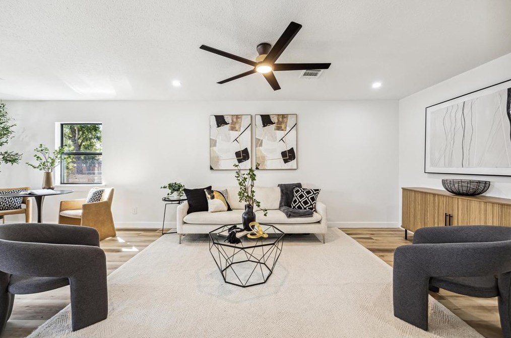 1505 Walton, Houston TX  77009-2523 exterior