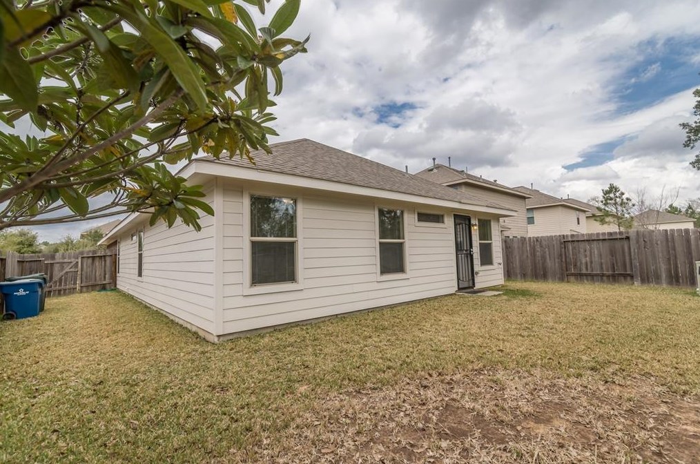 1604 Peach Dale Ct, Conroe TX  77301-3446 exterior