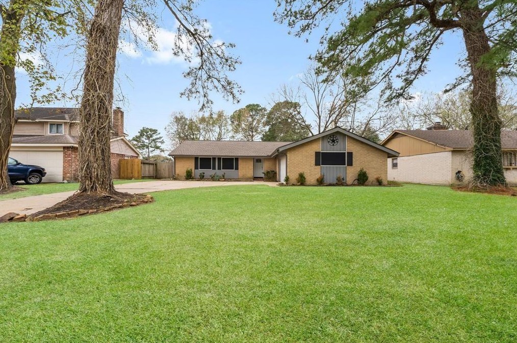 23135 Birnam Wood Blvd, Spring TX  77373-6807 exterior