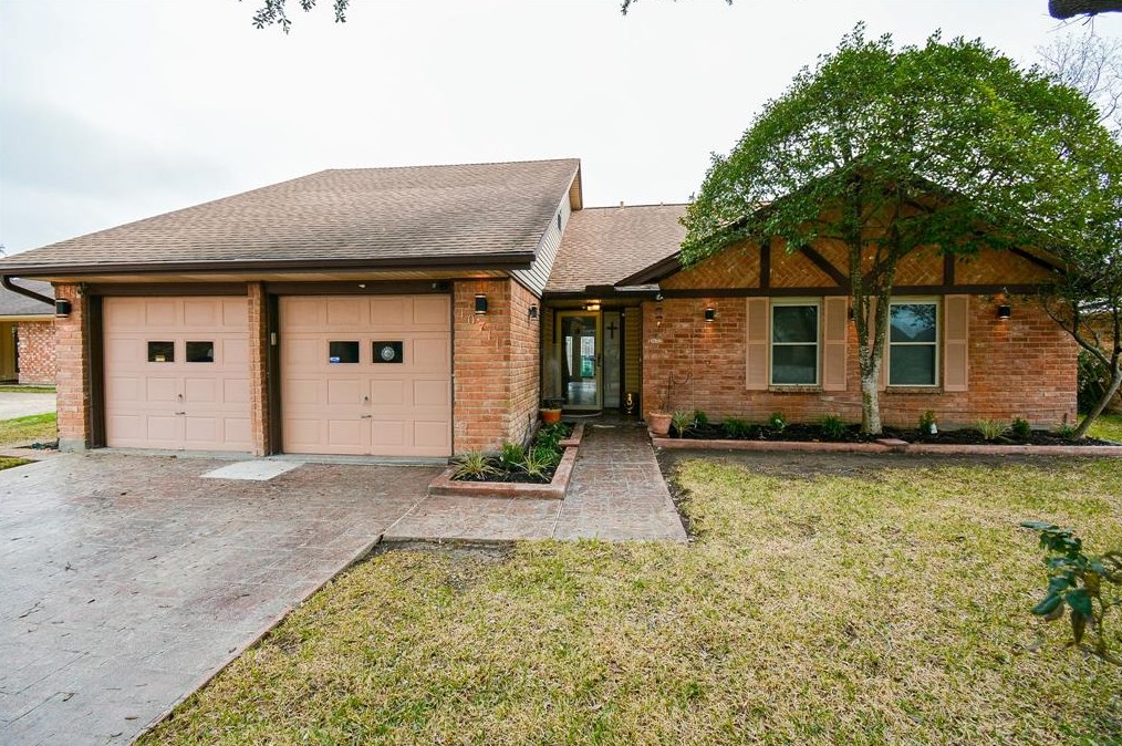 10711 Sagebluff Dr, Houston, TX 77089-2908