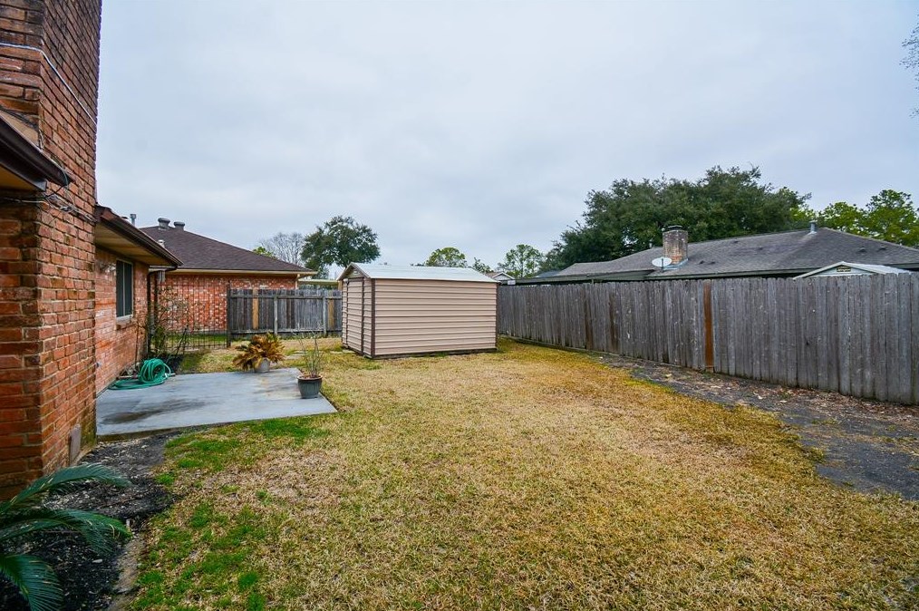 10711 Sagebluff Dr, Houston TX  77089-2908 exterior