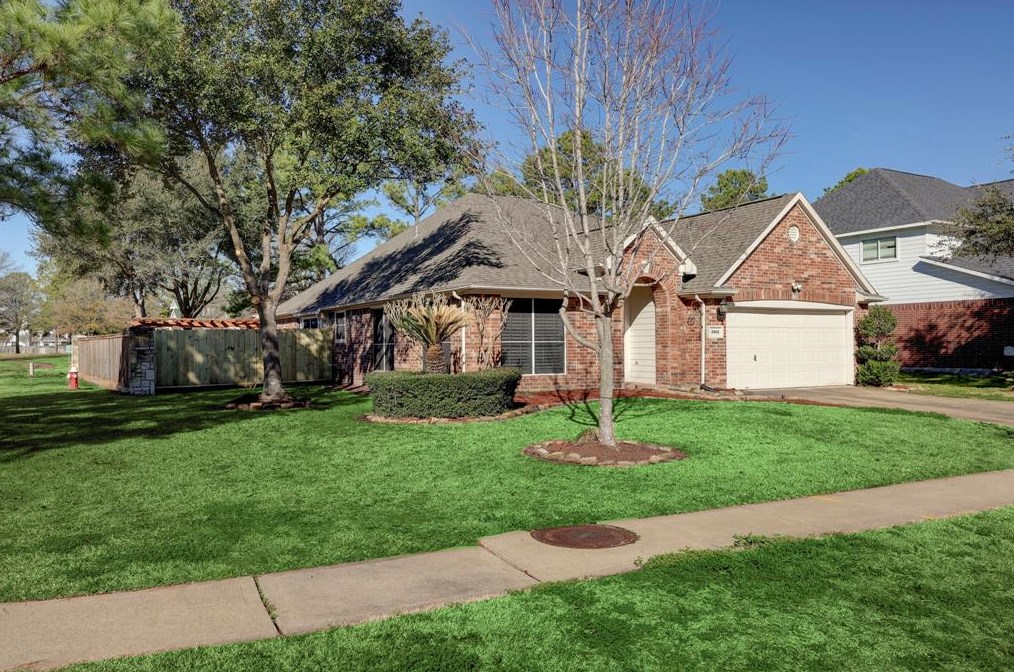 8903 Aberdeen Park Dr, Houston, TX 77095