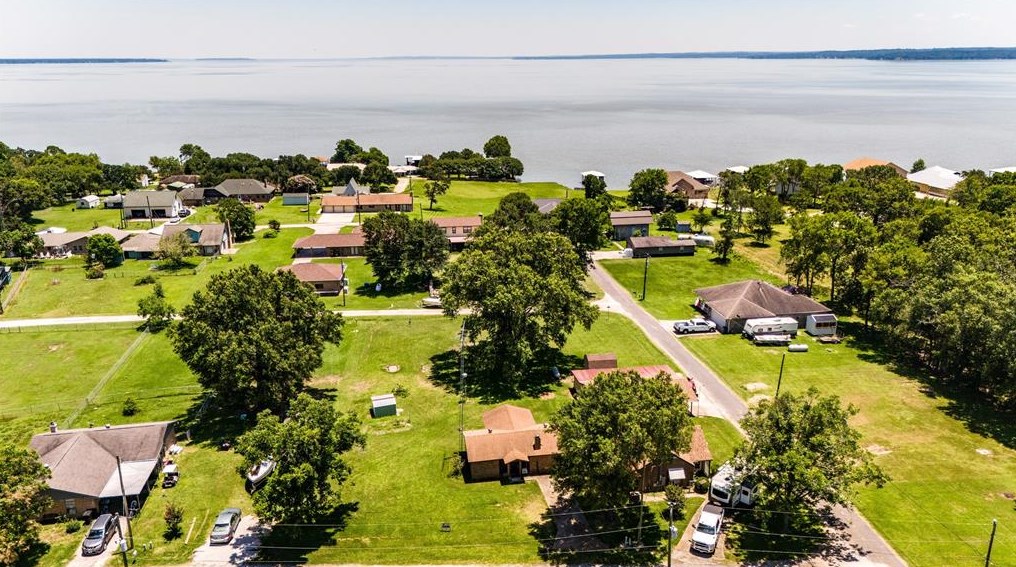 61 Crestmont, Pointblank, TX 77364